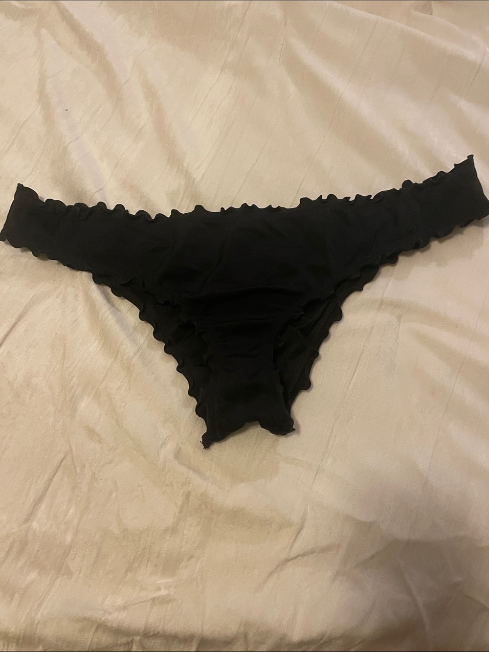 Shade & Shore Black Ruffle-Edge Bikini Bottoms